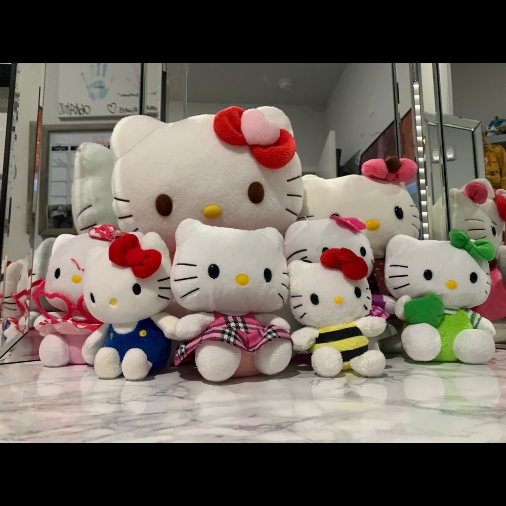 Hello kitty original plush lot sale